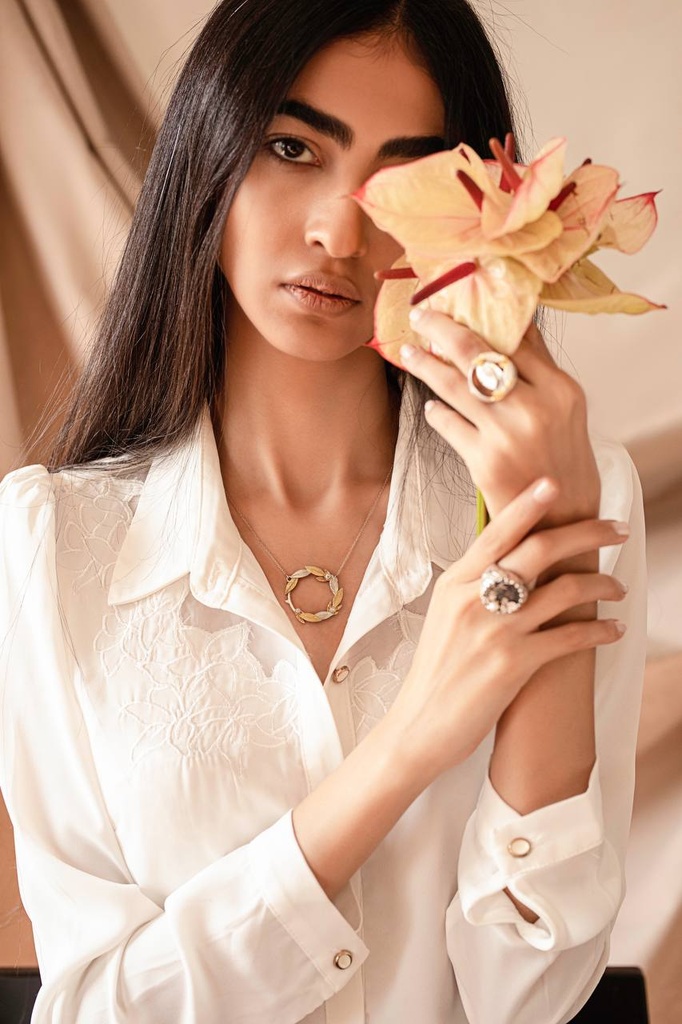 گردنبند تاج