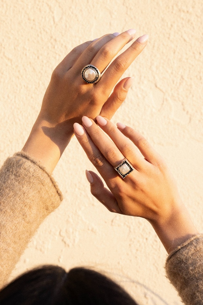 انگشتر شب زرین